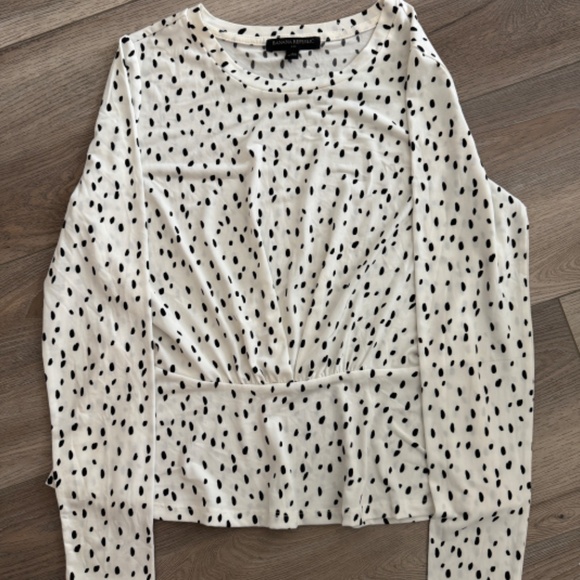 Banana Republic Dalmation White Peplum style top size small - Picture 2 of 4